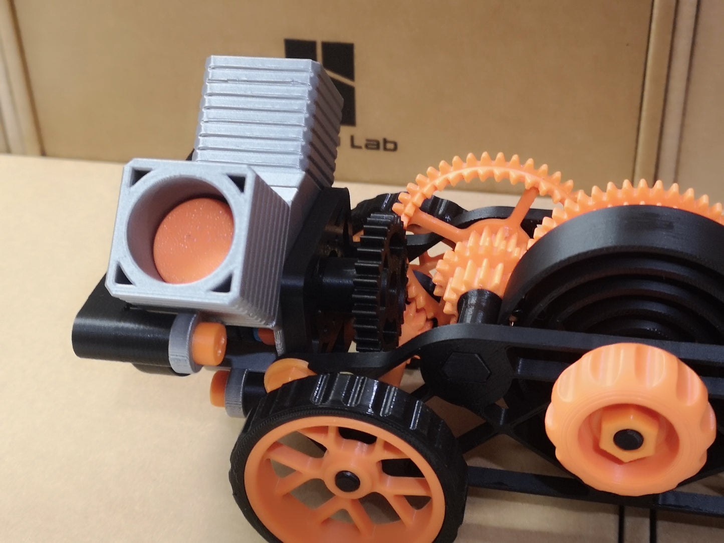 Wind-up Car + 2-Cylinder Engine Kit